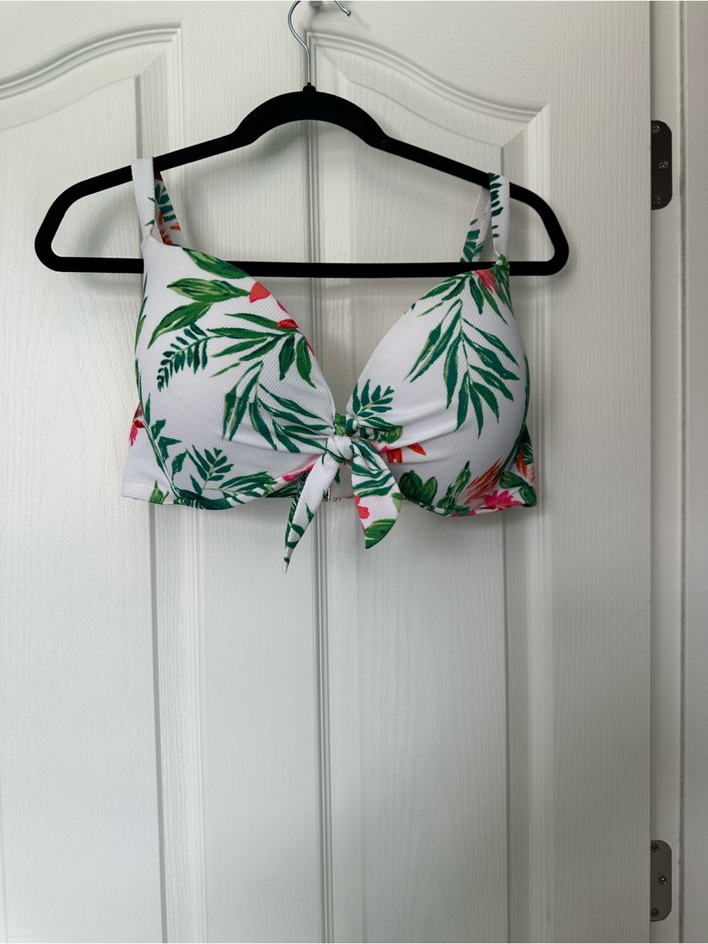 Shade & Shore White Tropical Leaf Tie-Front Bikini Top with Green Leaves